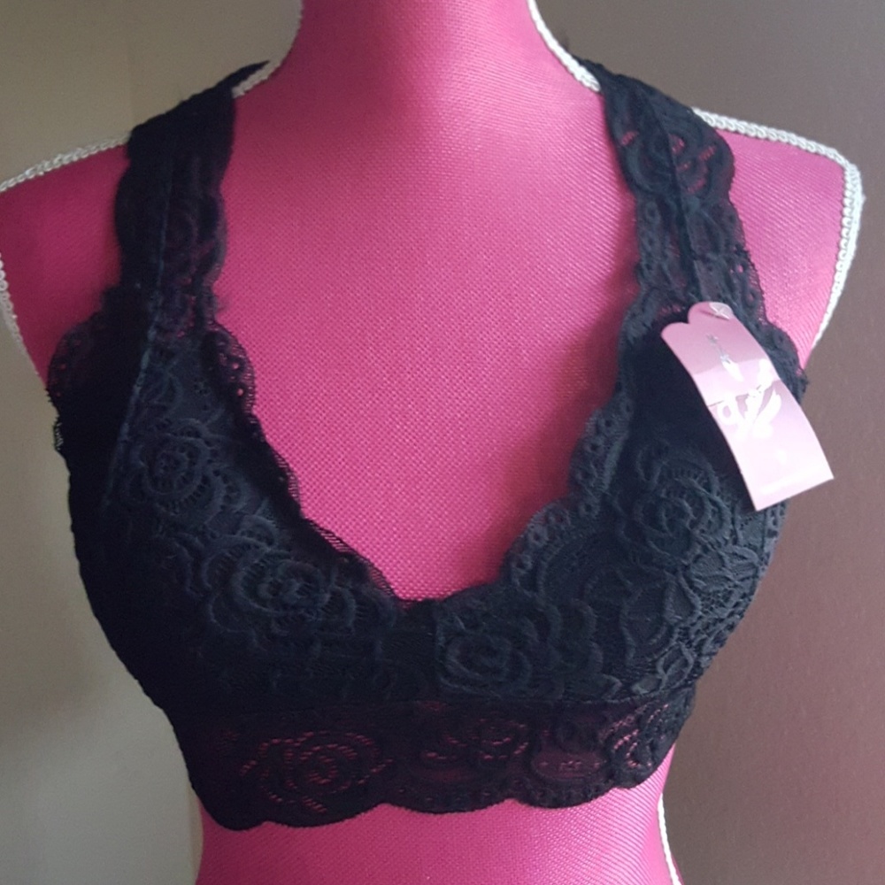 💋FINAL PRICE DROP💋NWT- Black Lace Bralet